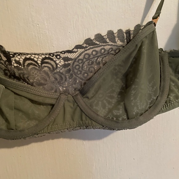 NWT Aerie’s Collection Unlined Balconette Bra 32B - Picture 4 of 10